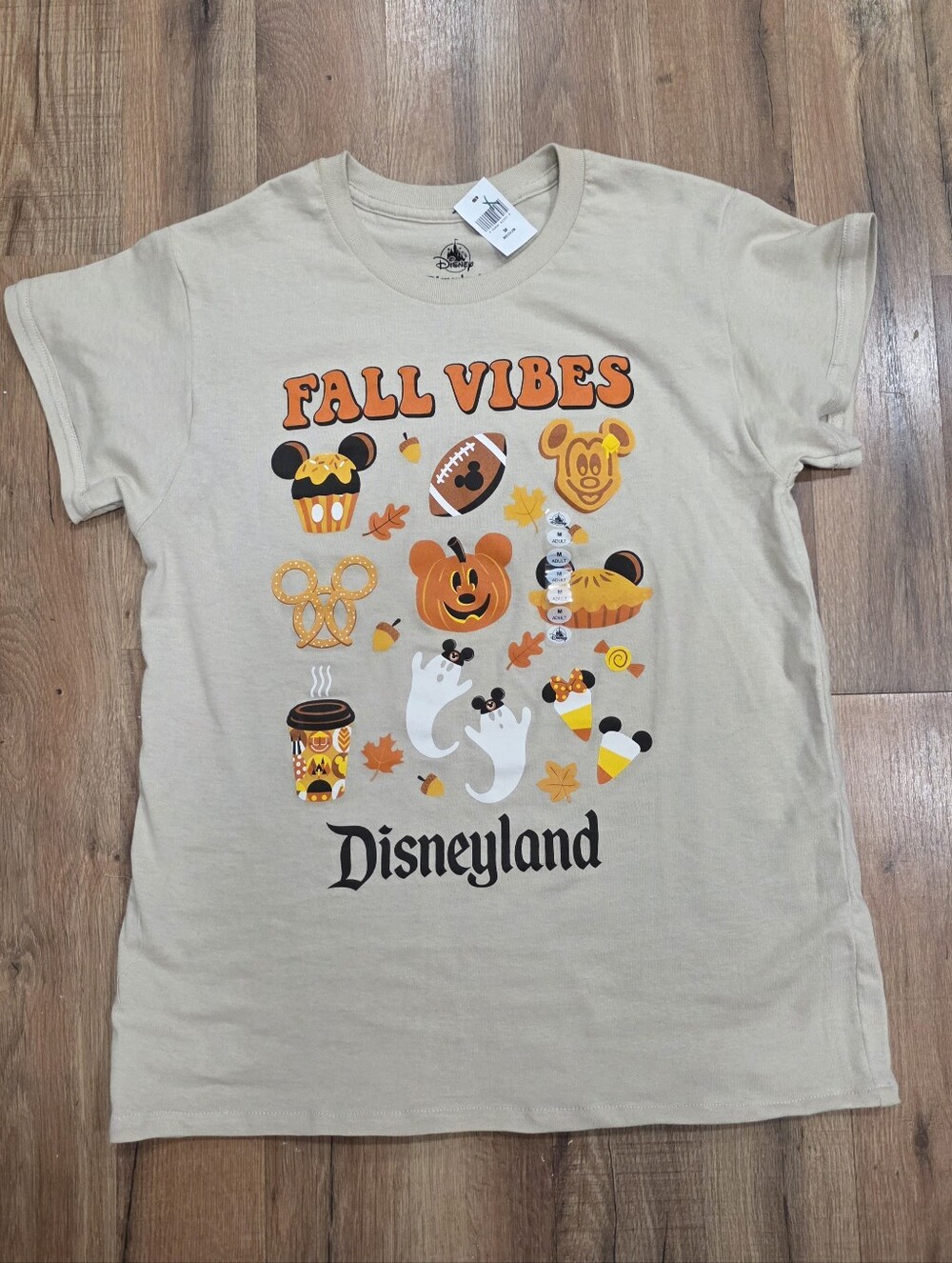 Disney Fall Vibes T-Shirt – Altered to Slim Fit – M